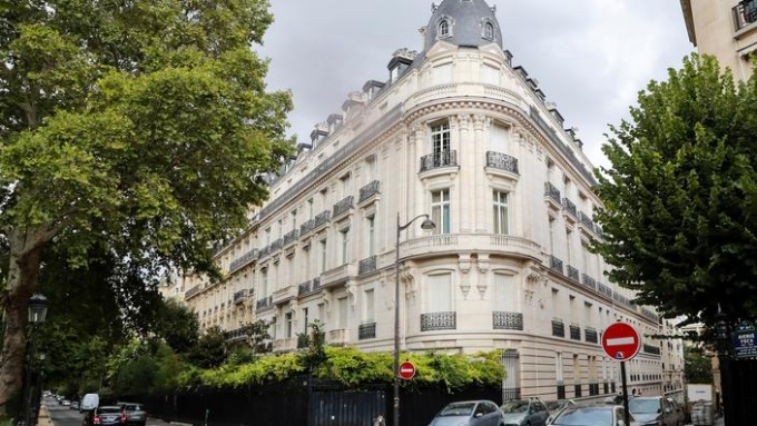 L’appartement de Jeffrey Epstein dans le 16e arrondissement de Paris. JACQUES DEMARTHON / AFP