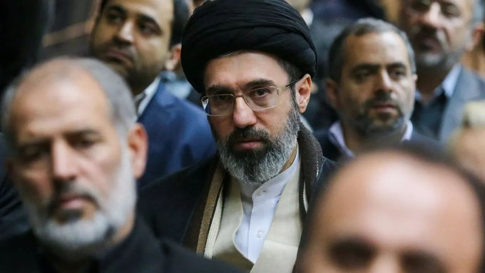 Hôtels flamboyants, villas de luxe et comptes en Suisse : l'empire financier caché de Mojtaba Khamenei, le nouveau guide suprême iranien