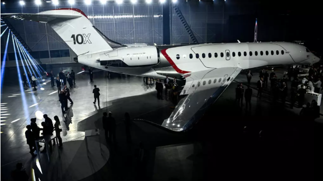 Un Falcon 10X présenté au siège de Dassault, à Bordeaux, le 10 mars 2026 © Christophe ARCHAMBAULT / AFP