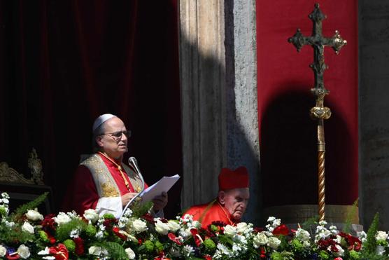 Le pape Léon XIV appelle « ceux qui ont le pouvoir de déclencher les guerres » à « choisir la paix » lors de la bénédiction de Pâques