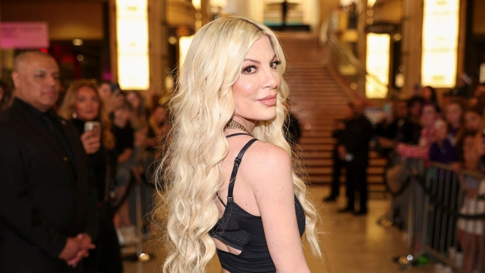 Hollywood actress and 7 others rushed to hospital in 3 ambulances after car crash