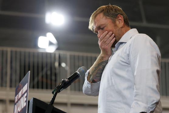 Le candidat démocrate au Sénat des Etats-Unis Graham Platner, lors d’un rassemblement de campagne pour les primaires à Blue Hill (Maine), le 9 juin 2026. CJ GUNTHER/GETTY IMAGES VIA AFP