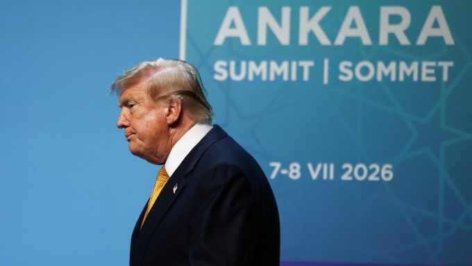 Le président américain Donald Trump arrive pour s'adresser aux médias lors du sommet des dirigeants de l'OTAN à Ankara, en Turquie, le 8 juillet 2026.  Photo : Reuters / Stoyan Nenov