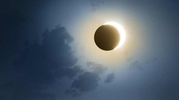Comment profiter de l’éclipse si vous n’avez pas de lunettes de protection ?