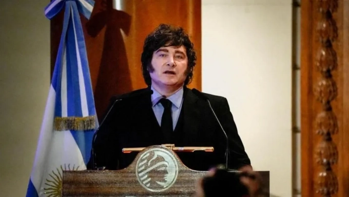 REUTERS/Mariana Nedelcu Argentine President Javier Milei said that oil companies drilling off the Falklands would face sanctions