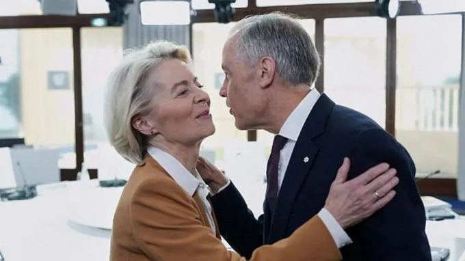 Getty Images / Carney is a guest of von der Leyen in Strasbourg this week