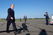 President Trump boarding Air Force One at Morristown Municipal Airport in New Jersey on his way back to the White House on Sunday. Credit Tom Brenner/The New York Times