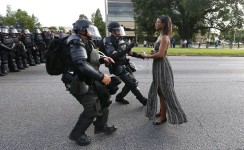 ONATHAN BACHMAN/REUTERS