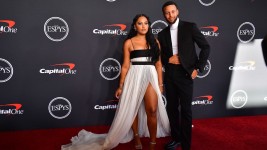 Stephen, Ayesha Curry announce fourth child
