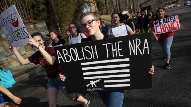 Image copyrightGETTY IMAGES Image caption Activists are putting pressure on companies with ties to the NRA, a powerful gun lobby