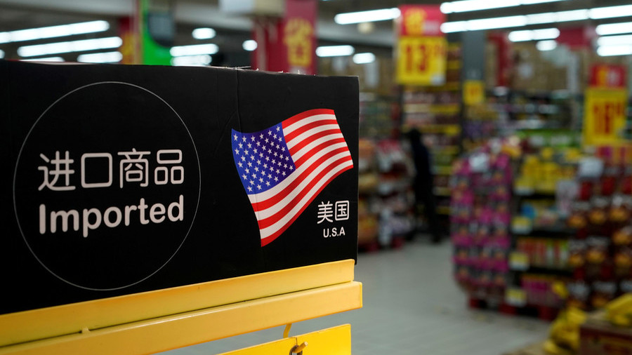 Imports from the US are seen at a supermarket in Shanghai, April 3, 2018 / Aly Song / Reuters