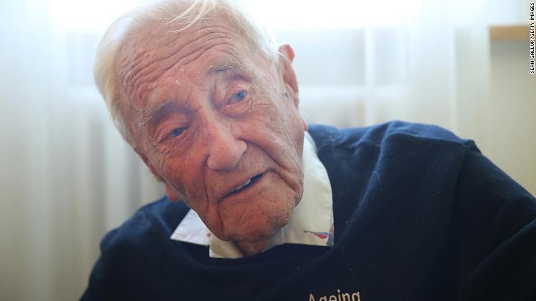 104-year-old scientist David Goodall 'welcomes death' at Swiss clinic