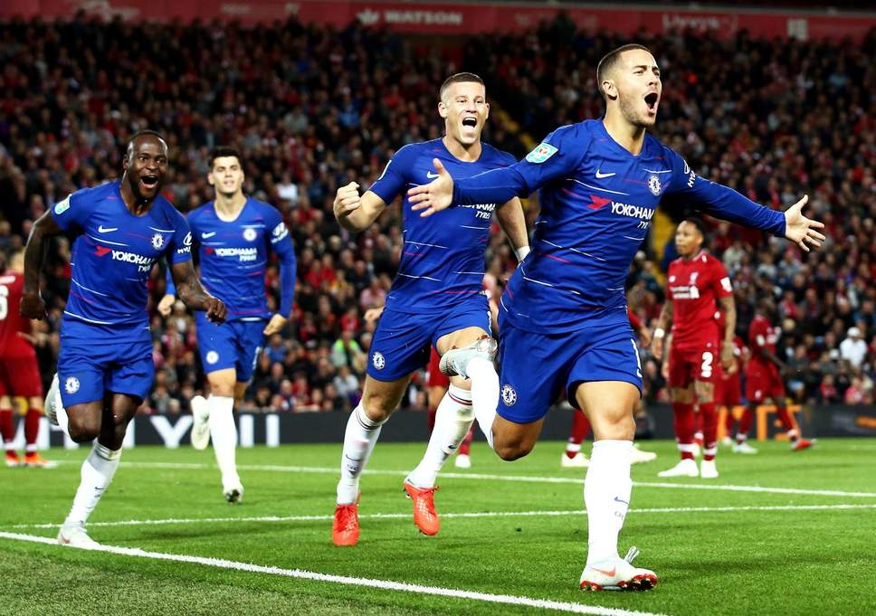 Eden Hazard celebrates his stunning strike ( Getty Images )