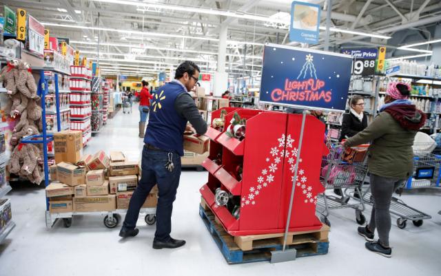 Walmart starts the holiday shopping season on a good note.