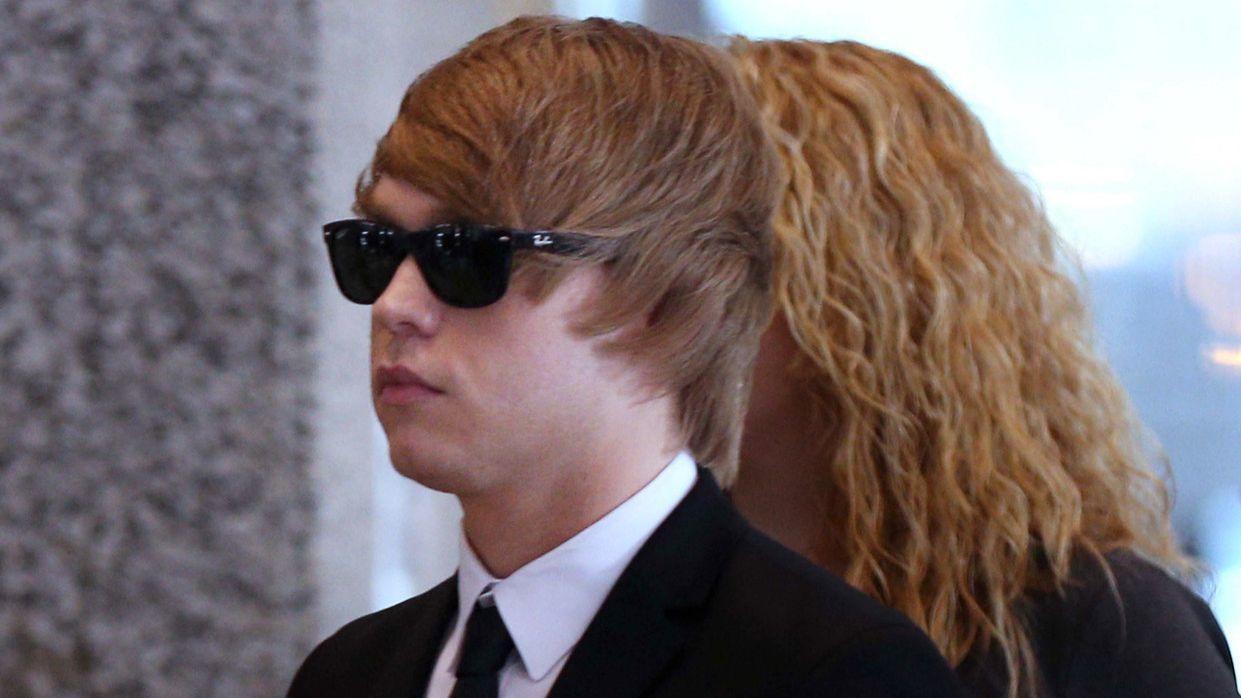 Disgraced YouTube pop artist Austin Jones leaves the Dirksen U.S. Courthouse in Chicago after being sentenced to 10 years in prison on May 3, 2019. (Terrence Antonio James/Chicago Tribune)