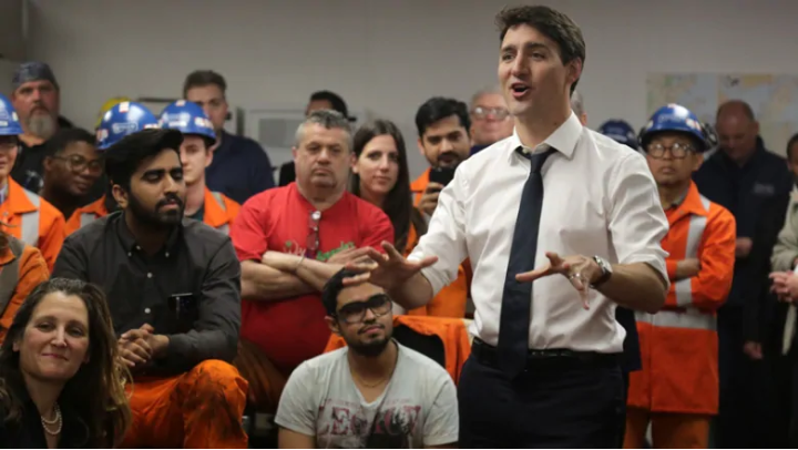 Prime Minister Justin Trudeau announces Canada and the U.S. have agreed to remove their steel and aluminum tariffs during a stop on May 17, 2019 at the Stelco plant in Hamilton, Ont. (Samantha Craggs/CBC)