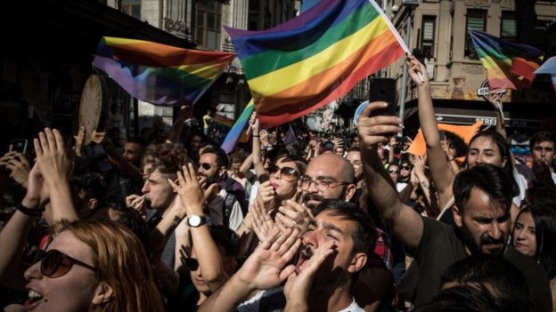 REUTERS / LGBT supporters dance and sing in the street on June 30, 2019 in Istanbul, Turkey