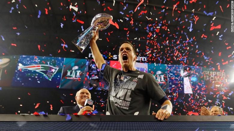 Tom Brady officially signs with Tampa Bay Buccaneers