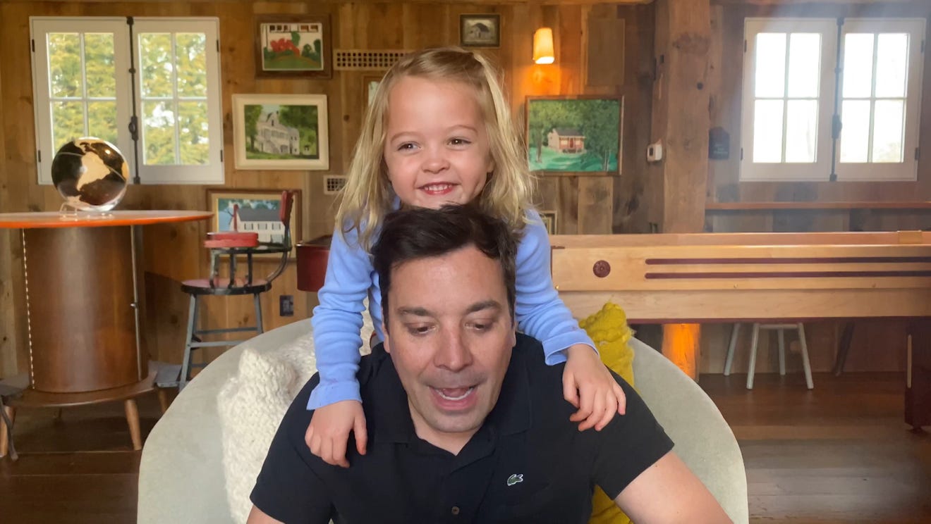 Jimmy Fallon gets hilariously interrupted by his daughter while interviewing Jennifer Garner