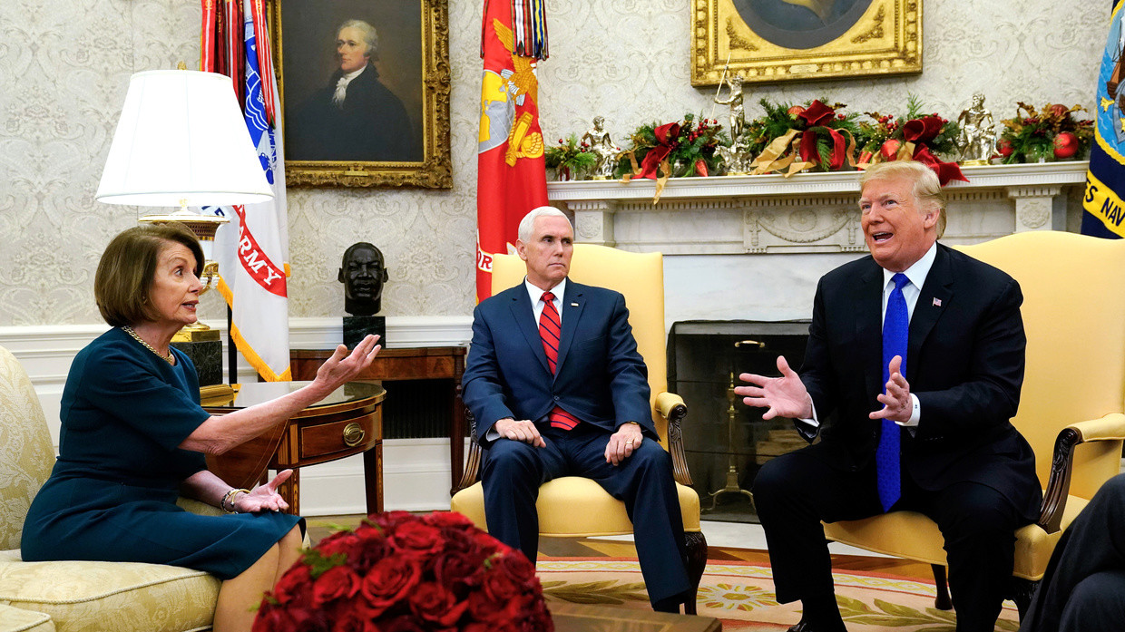 House Speaker Nancy Pelosi, Vice President Mike Pence and President Donald Trump meet at the White House ©  REUTERS/Kevin Lamarque