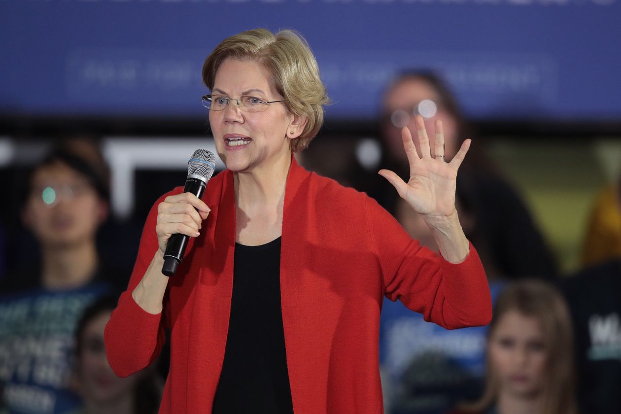 Sen. Elizabeth Warren addressed a campaign rally in Cedar Rapids, Iowa, on Jan. 26. PHOTO: SCOTT OLSON/GETTY IMAGES