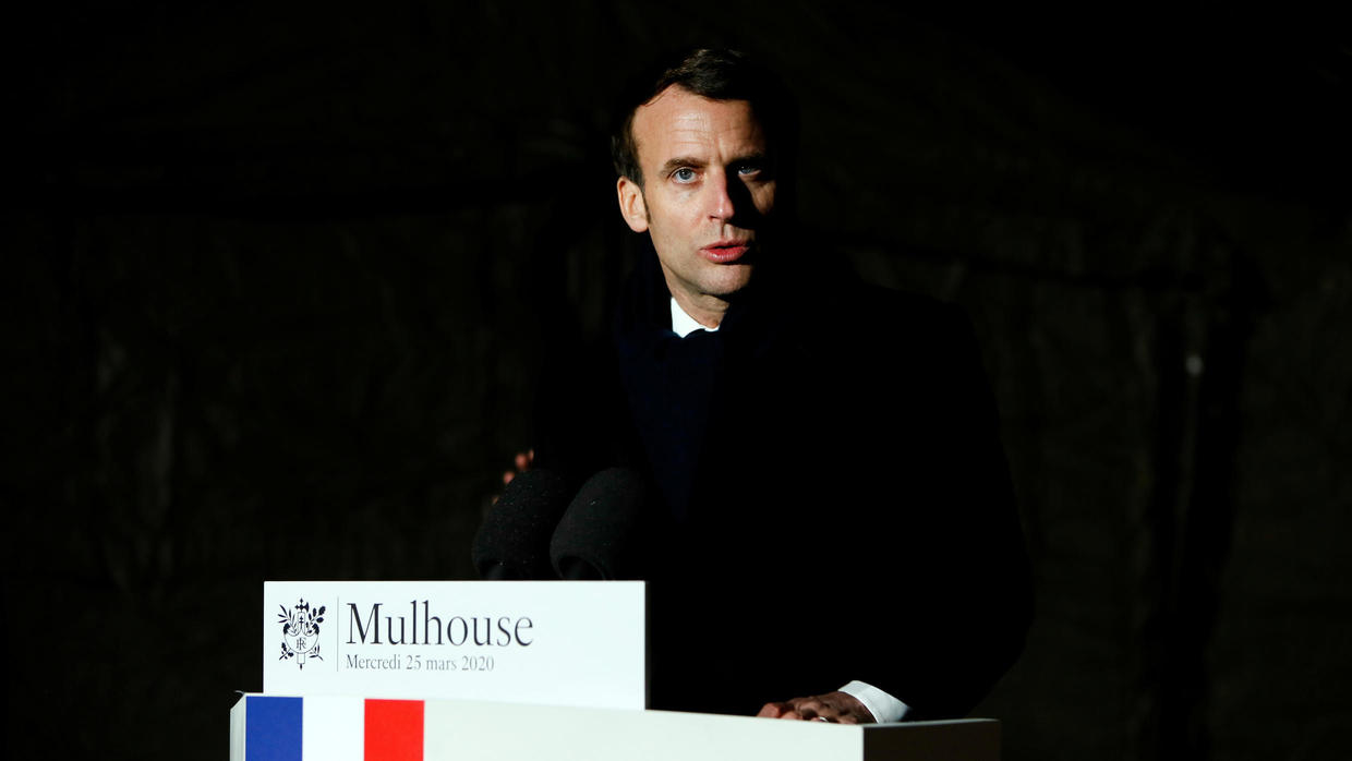 French President Emmanuel Macron delivers a speech after his visit to the military field hospital outside the Emile Muller Hospital in Mulhouse, eastern France, March 25, 2020. © REUTERS