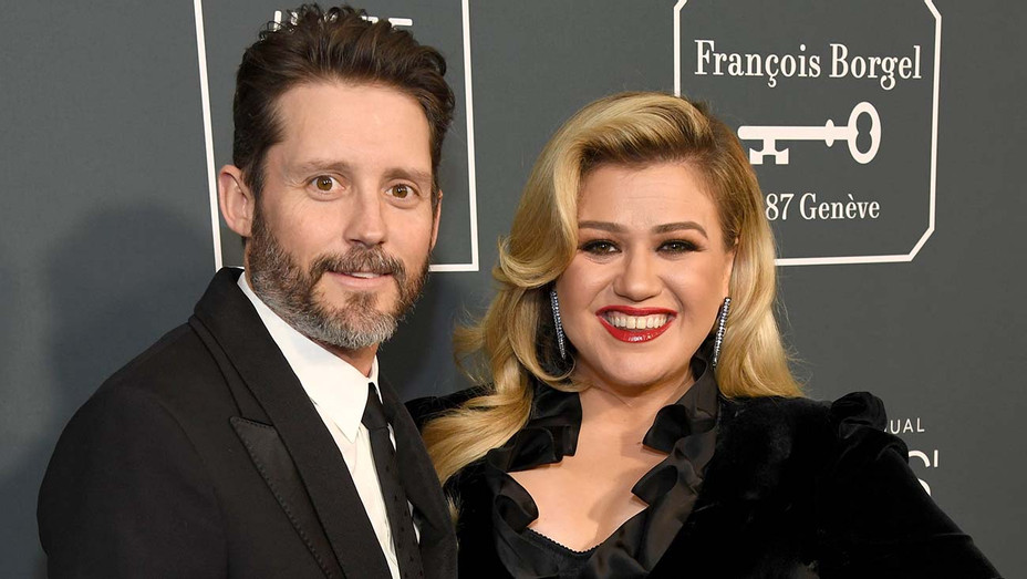 Kelly Clarkson Opens Up About Struggles With Divorce: "My Life Has Been a Little Bit of a Dumpster"