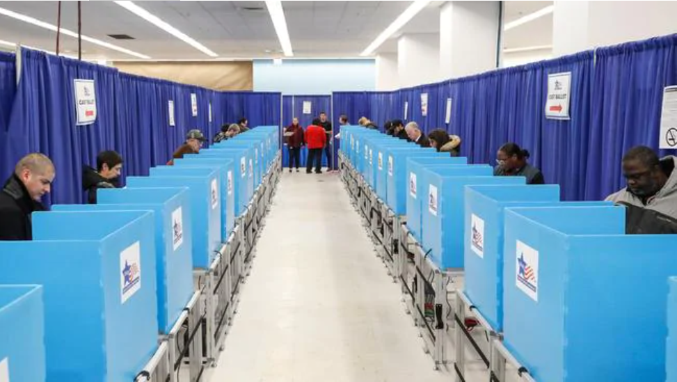 Chicago voters cast ballots during the Illinois primary in Chicago, Illinois, on March 17, 2020. Picture: Kamil Krzacynski / AFPSource:AFP