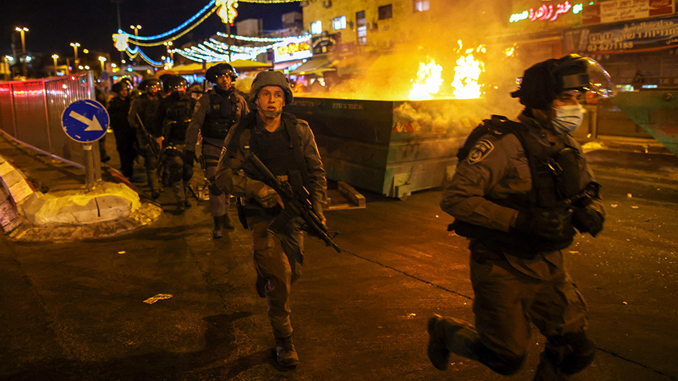 GETTY IMAGES / Israeli security forces clash with Palestinians outside the Damascus Gate