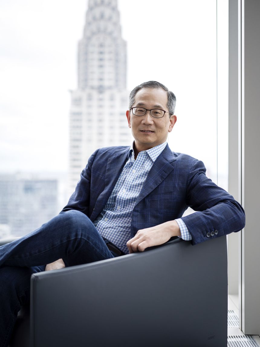 Carlyle Group Inc. Chief Executive Kewsong Lee is leaving the private-equity firm. PHOTO: DOROTHY HONG FOR THE WALL STREET JOURNAL
