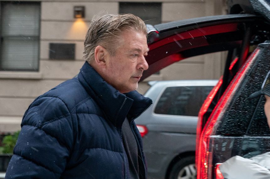 Actor Alec Baldwin faces involuntary manslaughter charges in connection with a fatal shooting on the set of the film ‘Rust.” PHOTO: DAVID DEE DELGADO/REUTERS