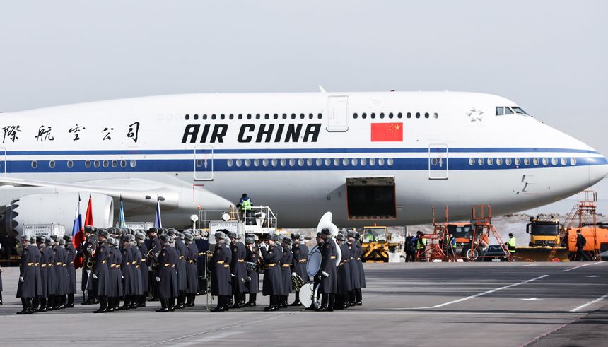 Chinese President Xi Jinping’s plane in Moscow on Monday. PHOTO: SERGEI SAVOSTYANOV/ZUMA PRESS