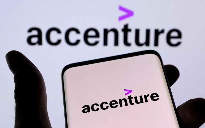 Accenture said it expects its business-optimization plan to cost about $1.5 billion. PHOTO: DADO RUVIC/REUTERS