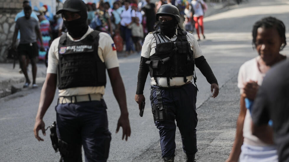 Des policiers à Port-au-Prince le 24 avril 2023. © Ralph Tedy Erol, Reuters