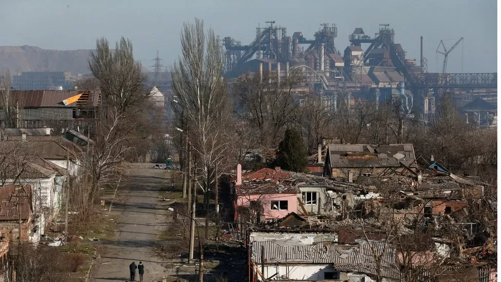 REUTERS / Russian forces allegedly launched the attack on the Azovstal metals plant, where the Ukrainian troops are said to be entrenched