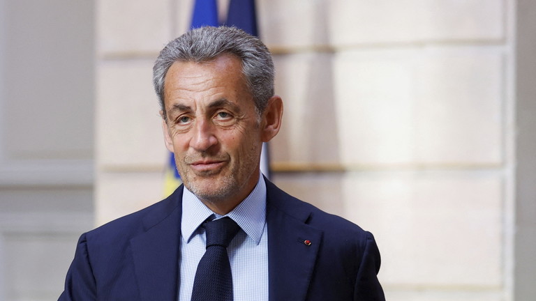 Nicolas Sarkozy sur la Russie : des « propos honteux » pour son ancien collaborateur Jérôme Poirot, une « faute terrible » pour Julien Bayou