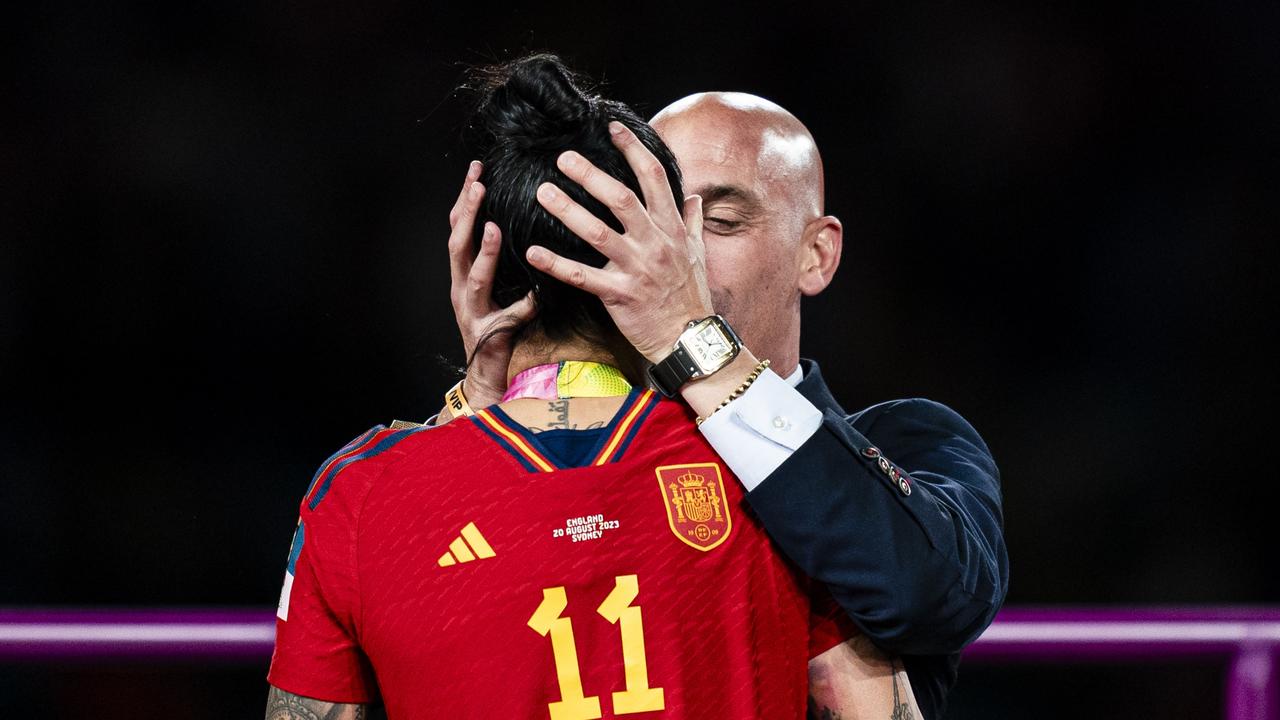 ​ Manager of Spain's footy team sacked  ​