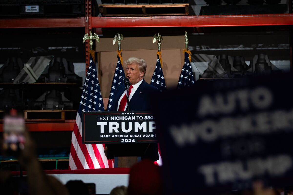 Former President Donald Trump speaks during a campaign event at Drake Enterprises in Clinton Township, Michigan, on Sept. 27.Photographer: Emily Elconin/Bloomberg