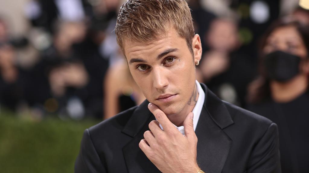 Justin Bieber swiftly deletes Israel post after angry backlash