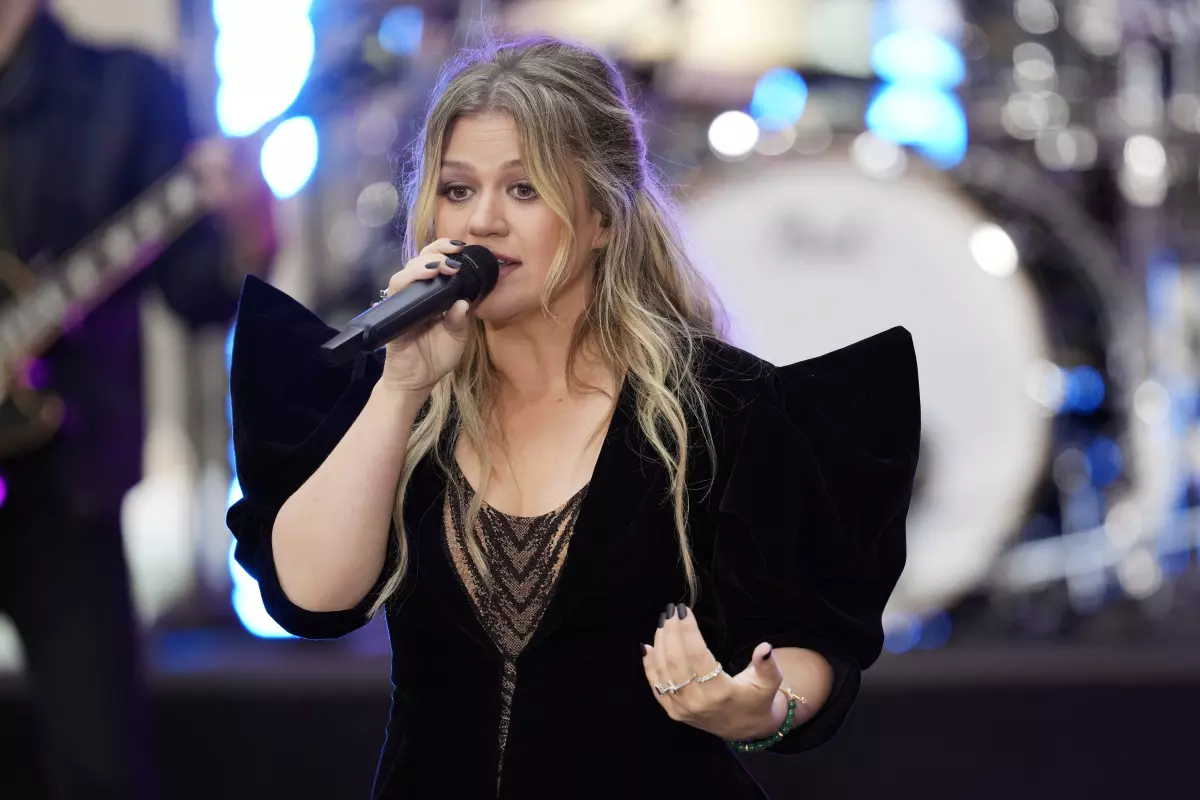 Kelly Clarkson relocated to New York City because she ‘just can’t live in L.A. anymore’