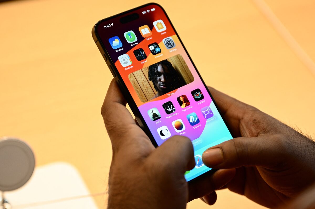 Apple Is Taking Extra Care With ‘Ambitious’ iOS 18 Update