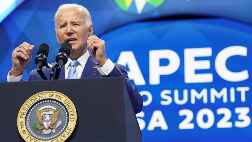 Joe Biden donne un discours au sommet de l'Apec à San Francisco, le 16 novembre 2023. © Kevin Lamarque, Reuters