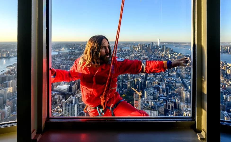 GETTY IMAGES / Leto said it was a "nice surprise" to see his mother through the window when he reached the 80th floor