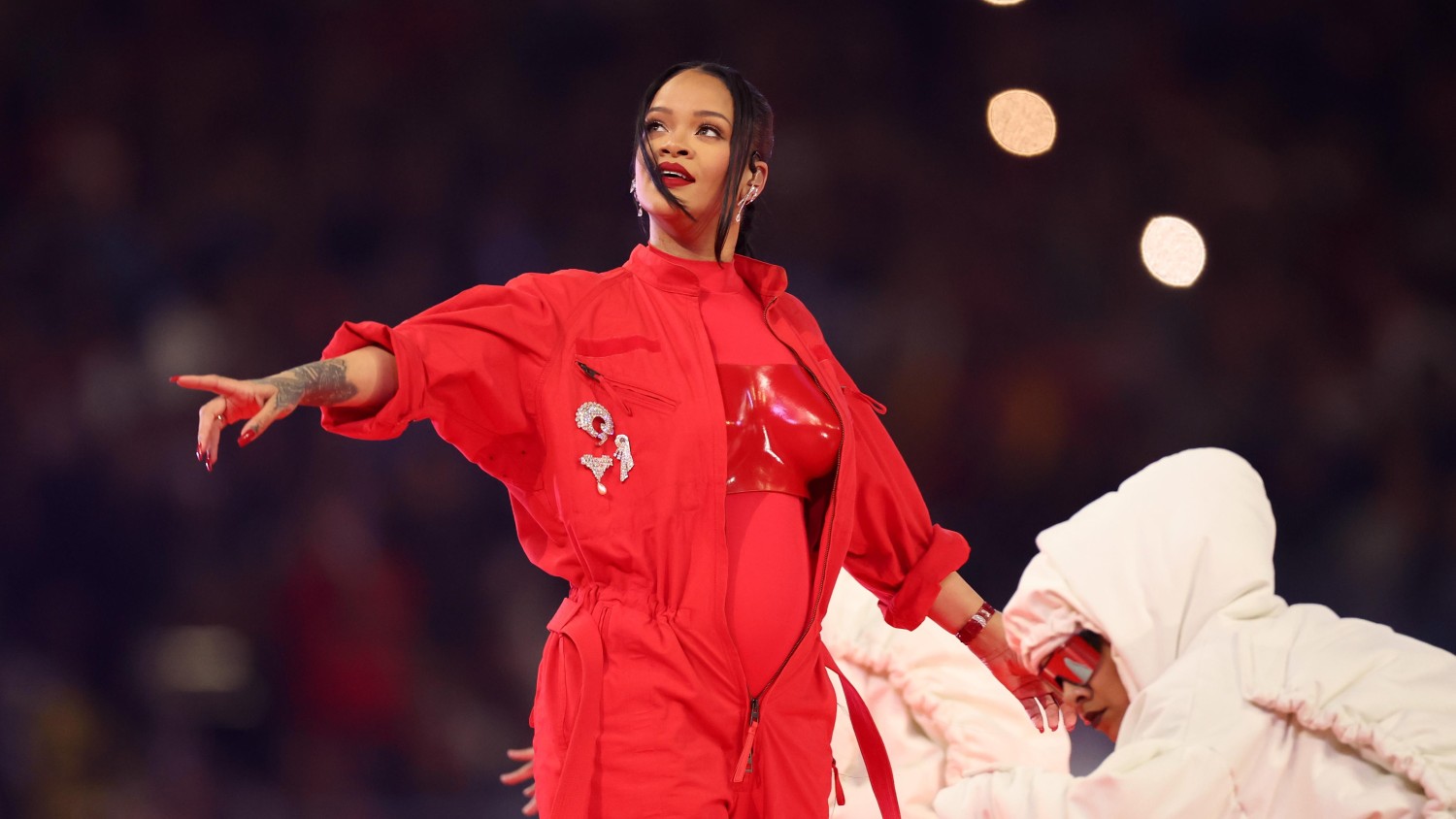 Rihanna lors du spectacle de la mi-temps du Super Bowl 2023.  PHOTO : GETTY IMAGES / EZRA SHAW