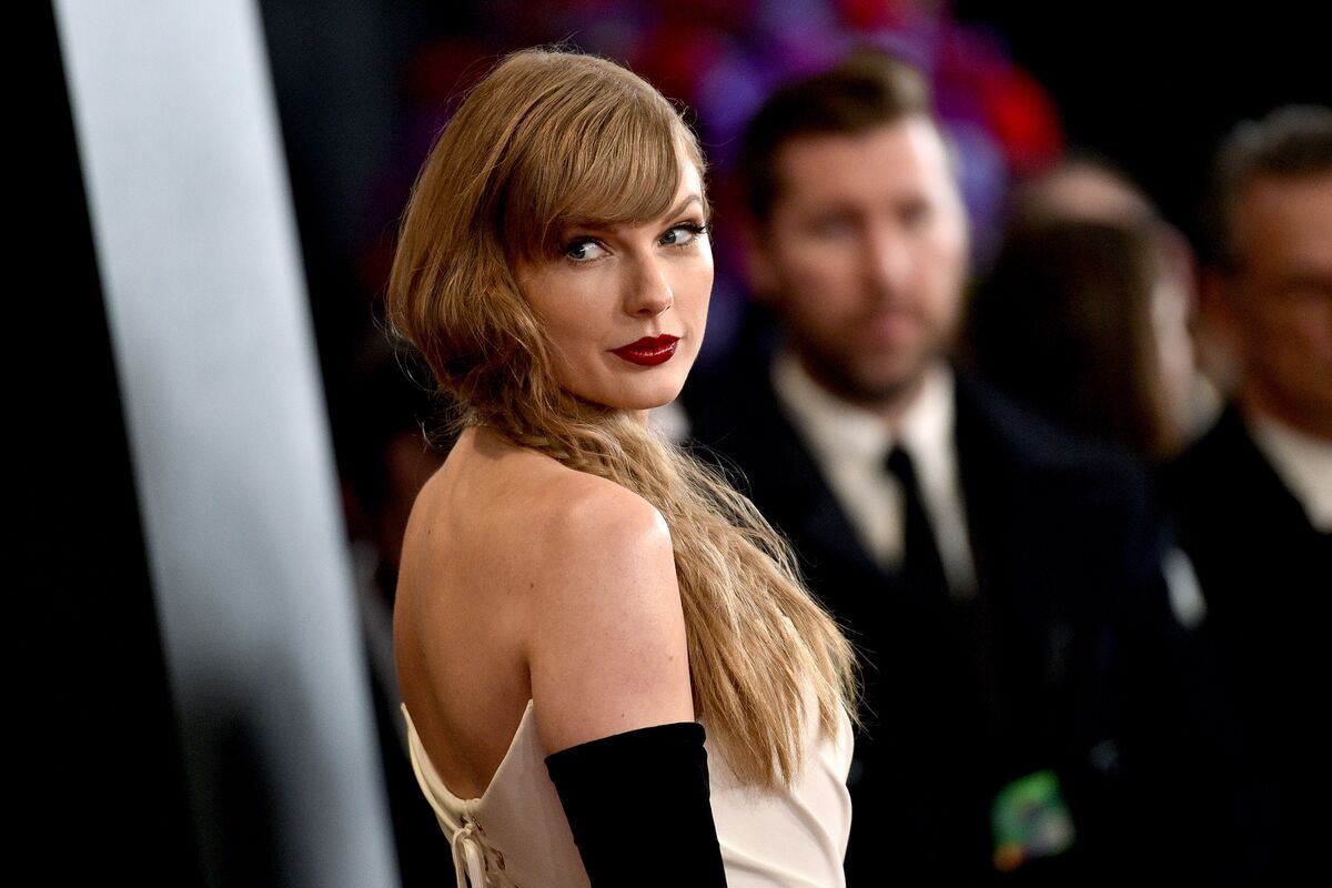 Taylor SwiftPhotographer: Lionel Hahn/Getty Images
