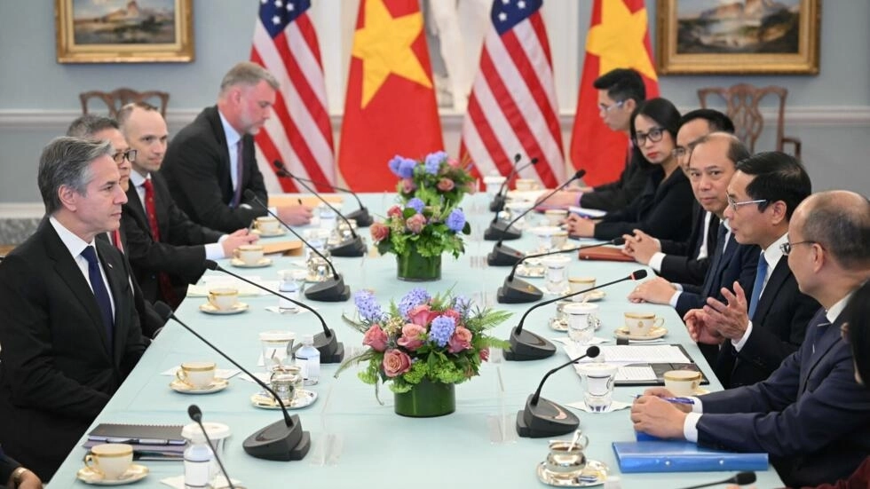 Vietnamese Foreign Minister Bui Thanh Son (third on right) speaks during a meeting with US Secretary of State Antony Blinken on March 25, 2024 © Mandel NGAN / AFP