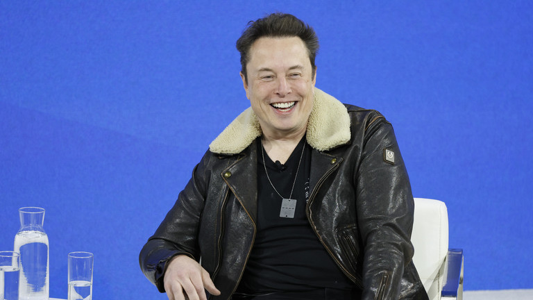 FILE PHOTO: Elon Musk. ©  Michael M. Santiago / Getty Images