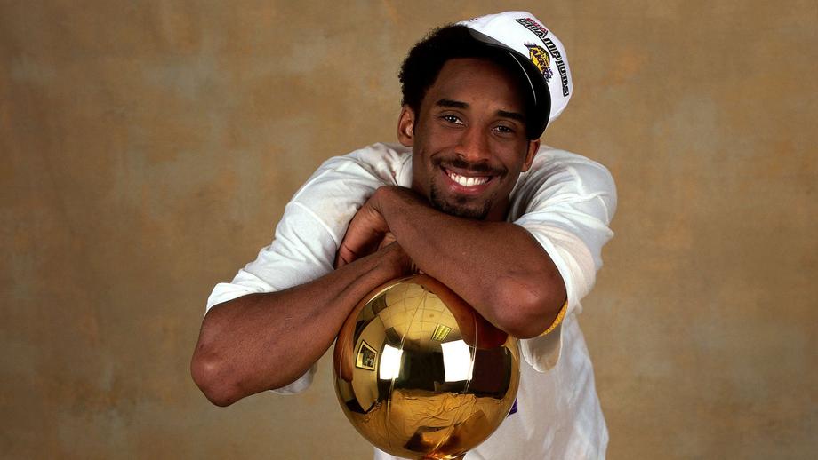 Kobe Bryant's 2000 NBA Finals Ring Sold for Record $927,000 at Auction