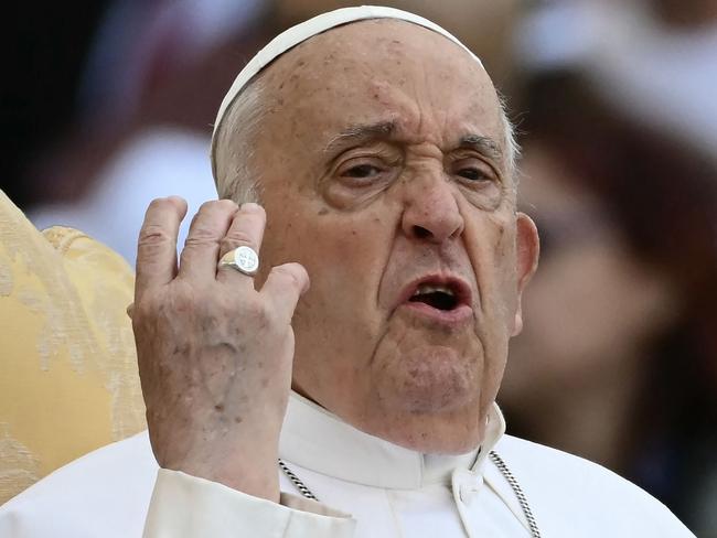‘HOMOPHOBIC’: Pope apologises after one word gay slur sparks fury