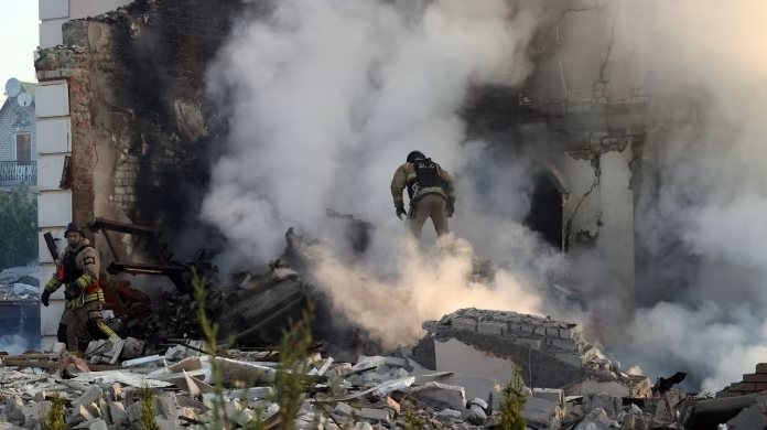 Rescuers at a house after a Russian missile attack in Kharkiv © Vyacheslav Madiyevskyy/Ukrinform/Zuma/eyevine